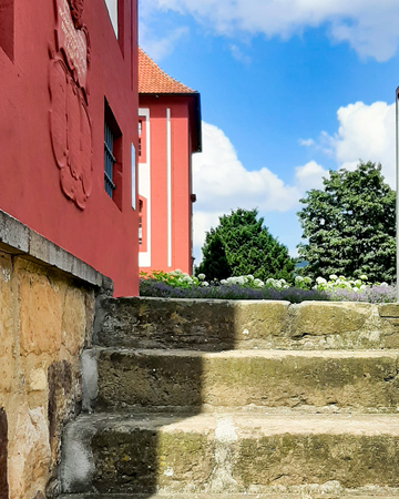 Treppe hinauf zum Schlossgarten