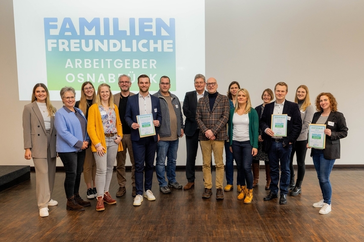 Gruppenbild bei der offiziellen Rezertifizierung