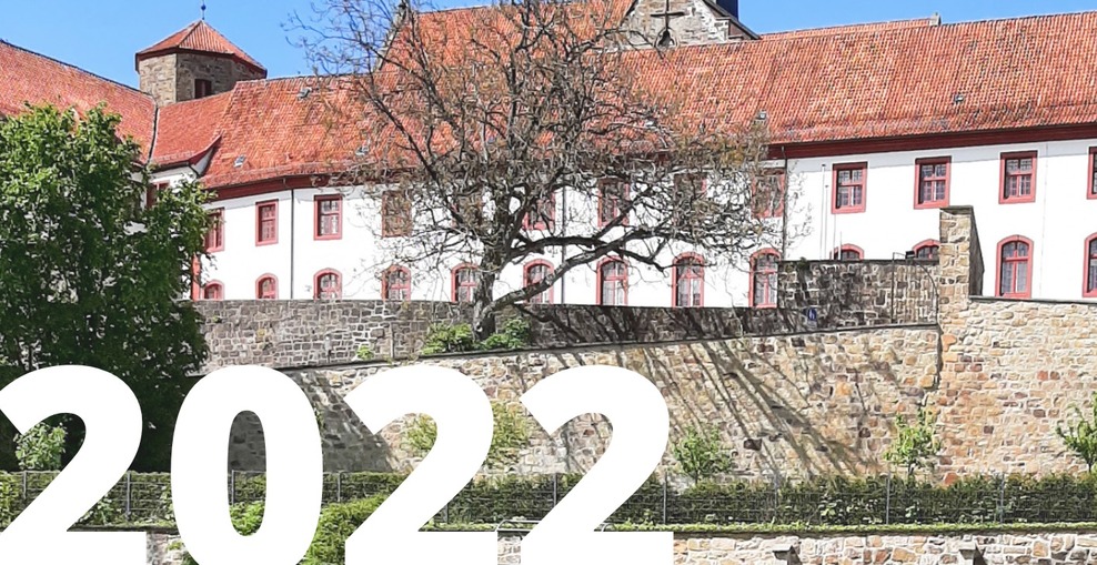 Ansicht des Schlosses mit der Jahreszahl 2022