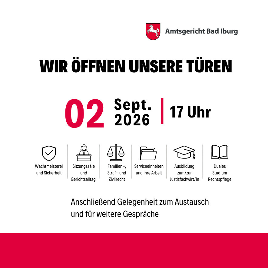 Einblick in den Gerichtssaal durch die geöffnete Tür